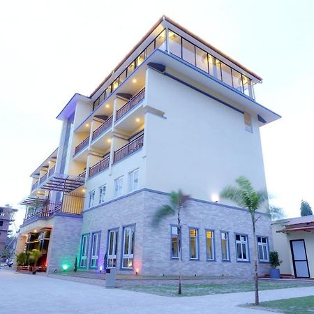 Om Gaura Hotel โพคารา ภายนอก รูปภาพ