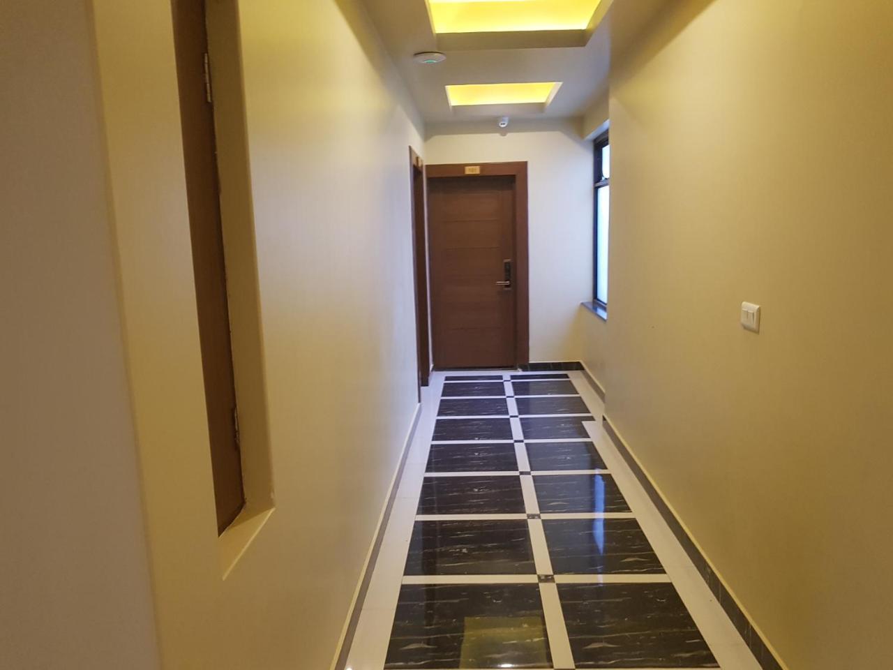 Om Gaura Hotel โพคารา ภายนอก รูปภาพ